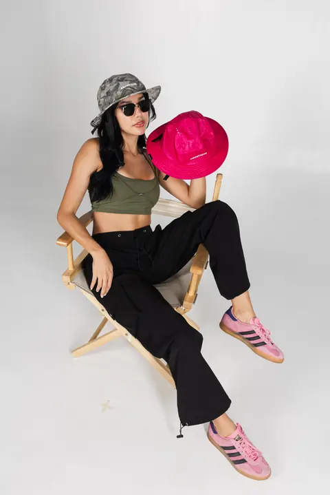 AQUATIQUE Multicam Tan hat, worn in the studio